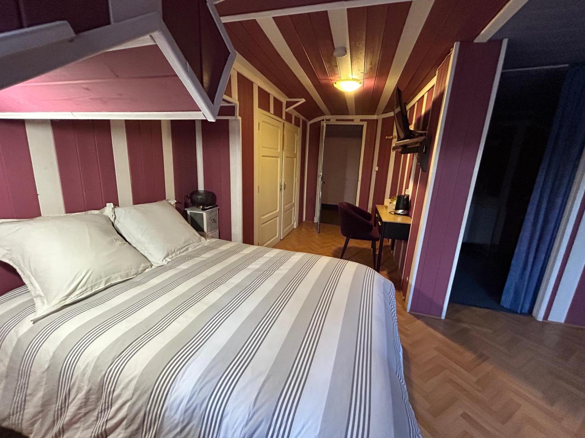 D'hotes La Cheminee Bed & Breakfast *